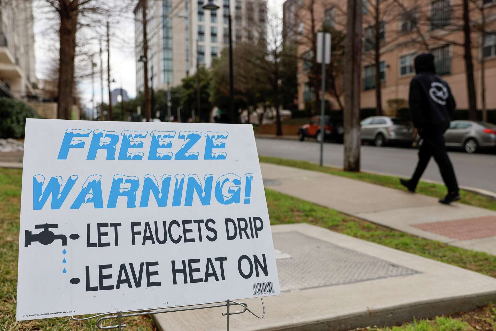 North Texas is under a freeze warning into Tuesday morning. Here's what ...