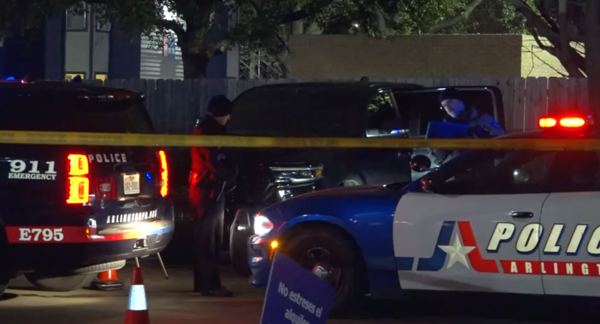 2 men found shot to death in Arlington apartment parking lot