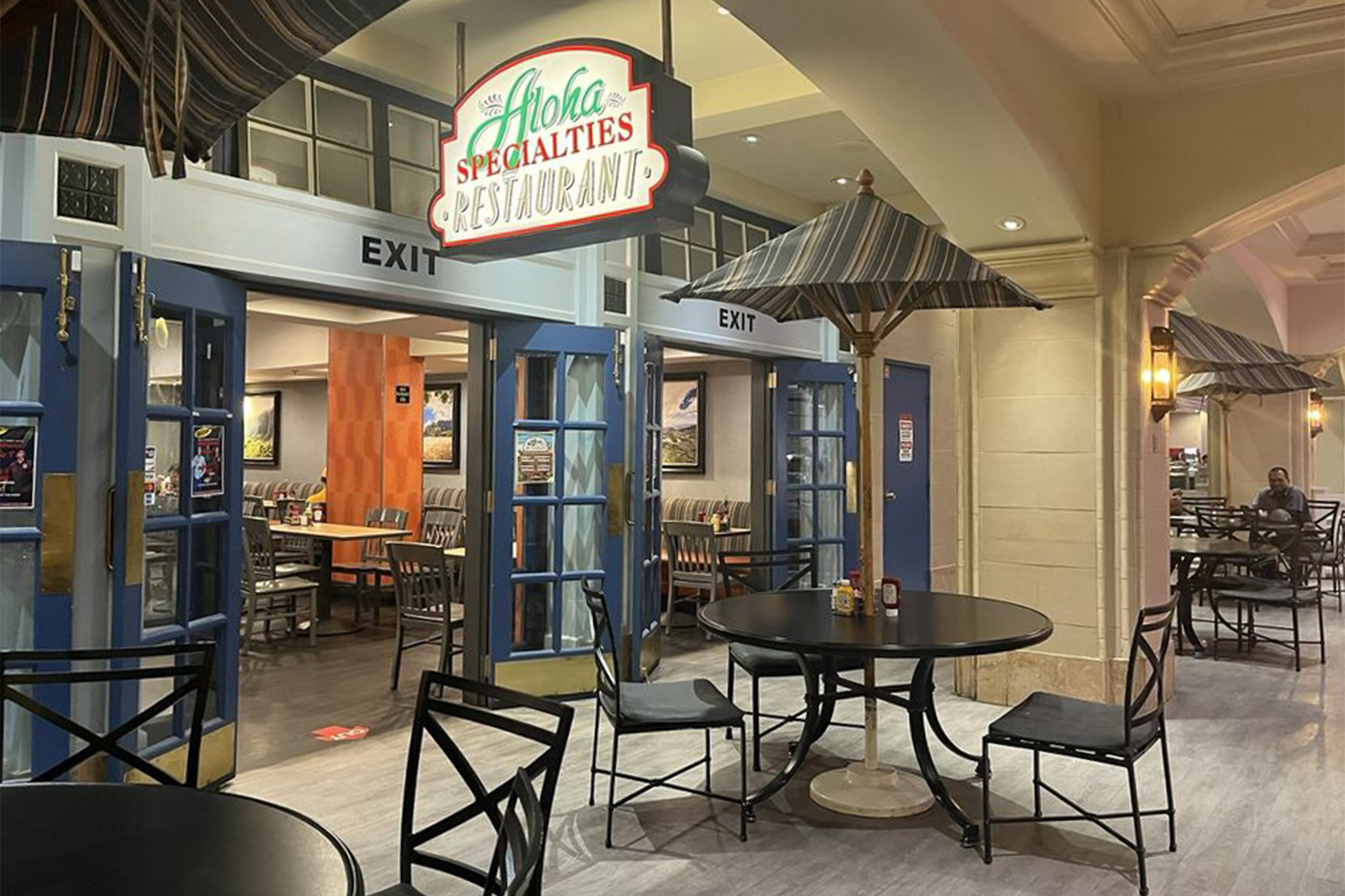 Famous Vegas restaurant closes after employee hand-washing violations