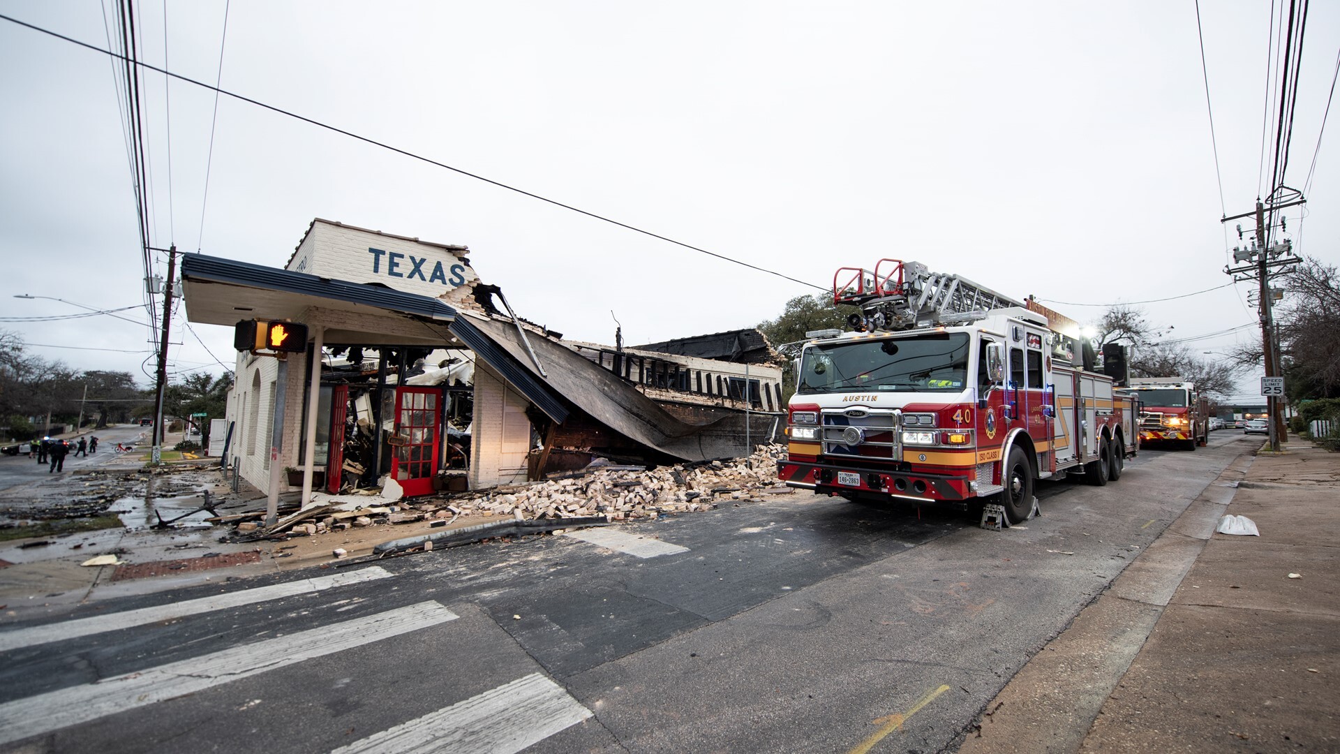 Fire destroys Austin restaurant near UT campus