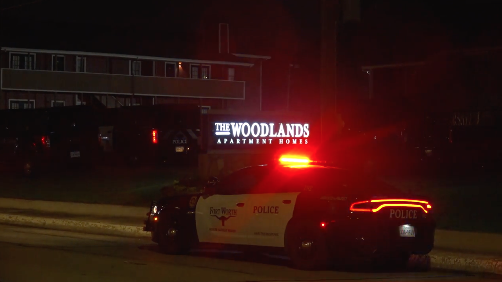 1 killed, 1 injured at Fort Worth apartment complex