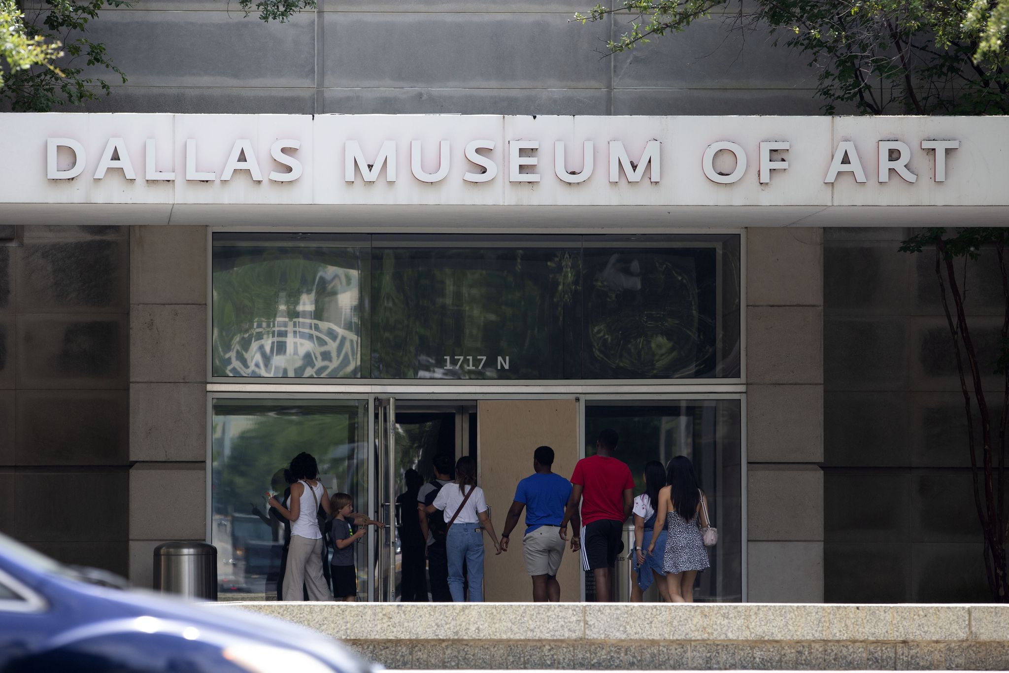 Two experts raise serious questions about the Dallas Museum of Art break-in