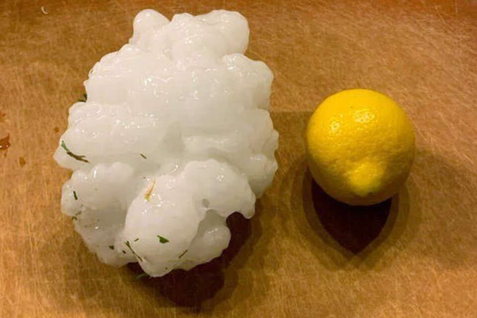 See the large hailstone that fell in Texas