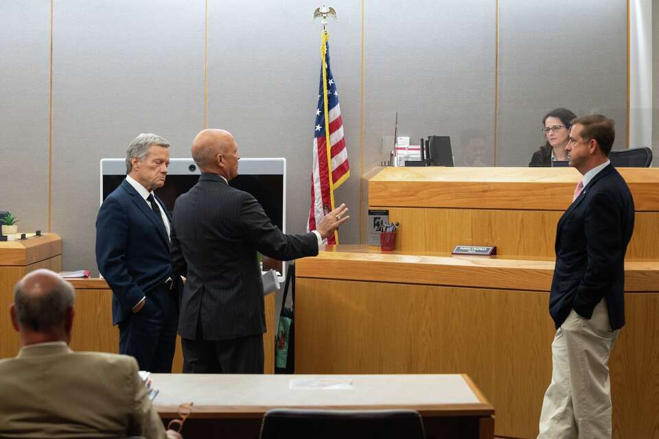 15 lawyers want Dallas Judge Amber Givens recused from 104 cases