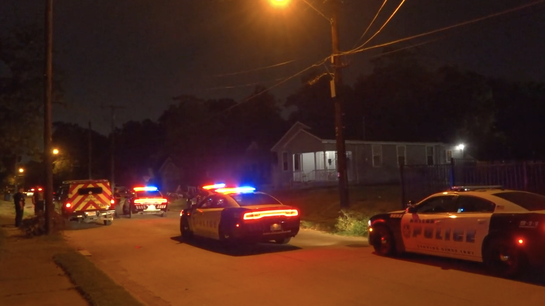 Man dies after possible shooting in South Dallas, police say