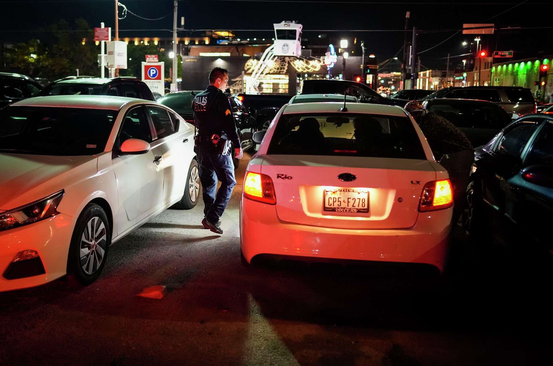 Fear of crime rampant in Deep Ellum, but violence down in Dallas