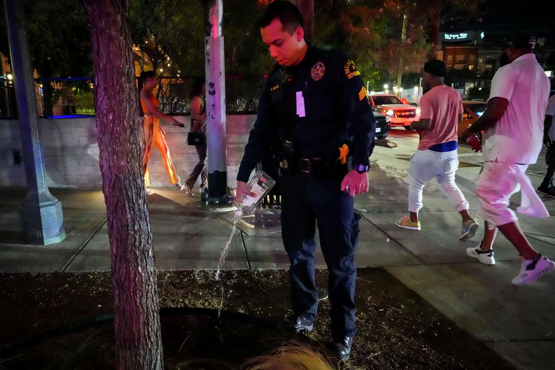 Fear of crime rampant in Deep Ellum, but violence down in Dallas