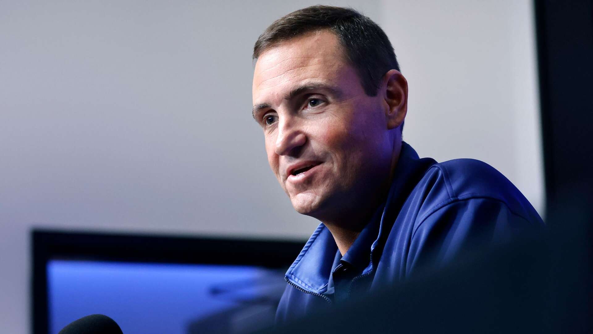 Rangers may fix pitching department with mix of old school and new