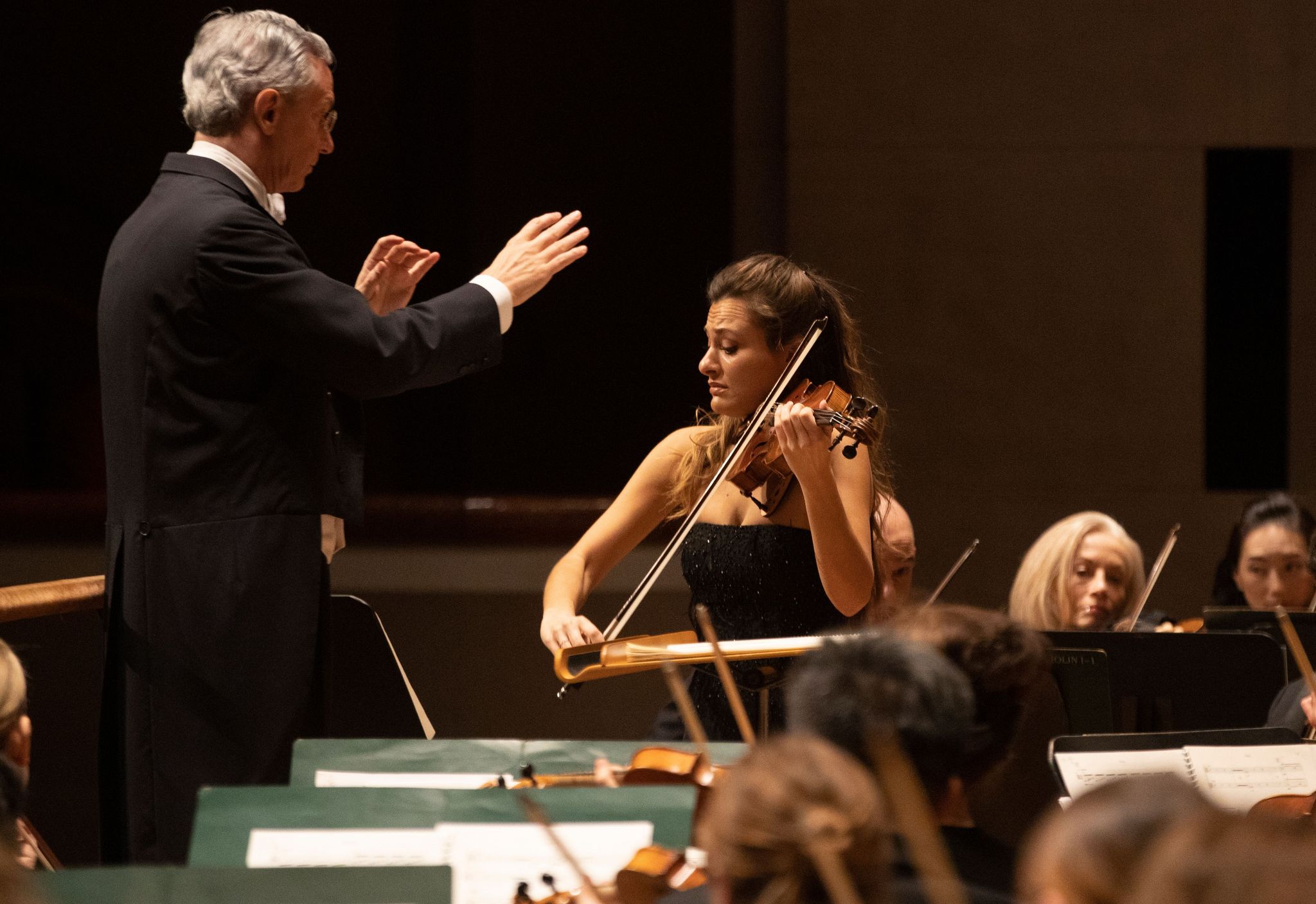 Dallas Symphony introduces new violin concerto