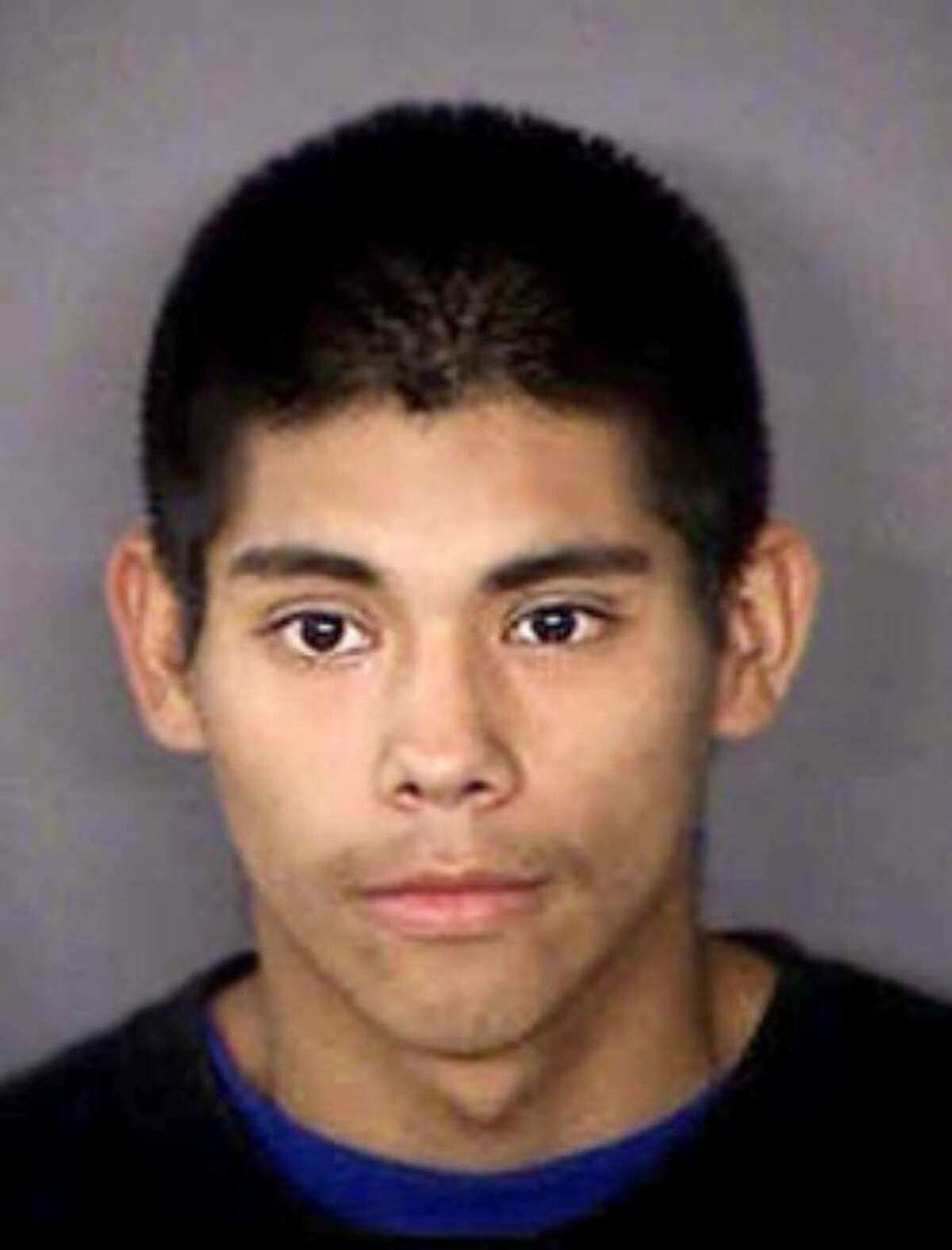 Man charged with cutting exgirlfriend in mall