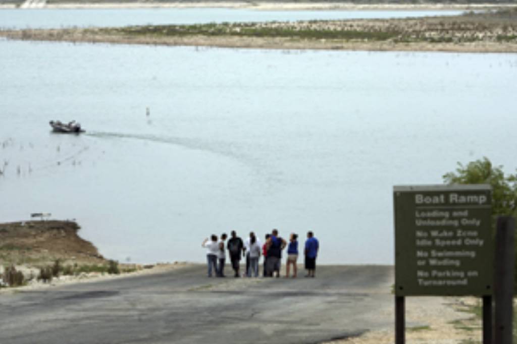 Woman still missing after Canyon Lake accident