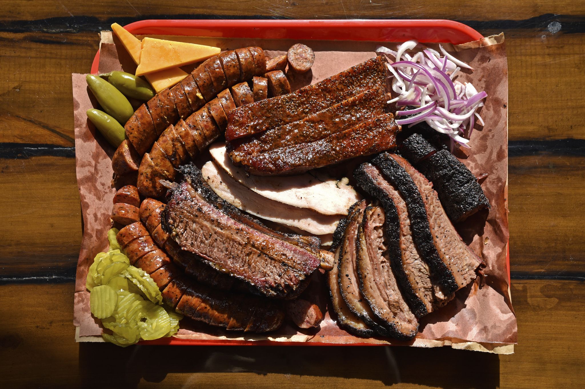https://s.hdnux.com/photos/01/56/37/71/28966507/6/rawImage.jpg