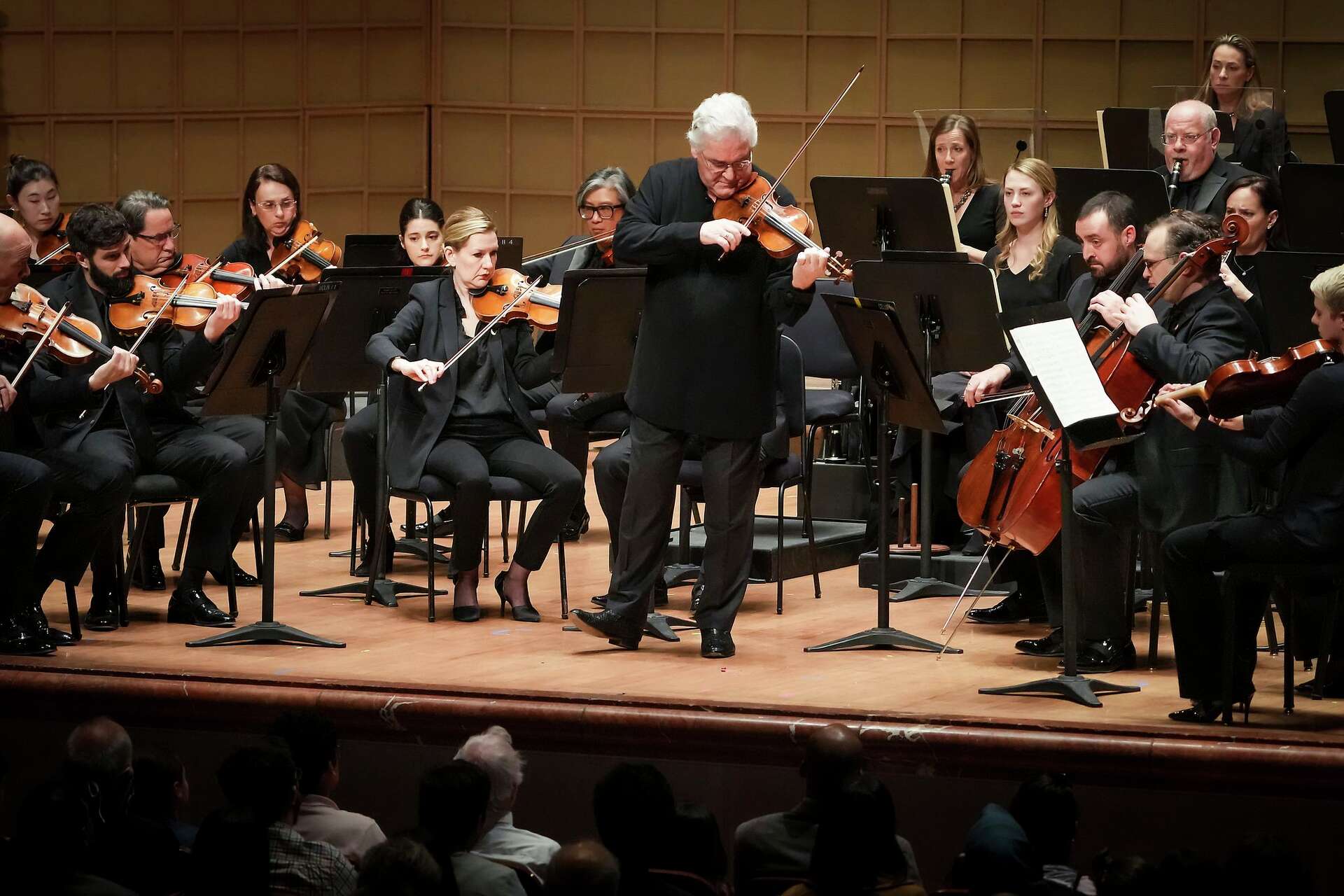 Zurkerman At Dallas Symphony, Pinchas Zukerman doubles as conductor, violinist