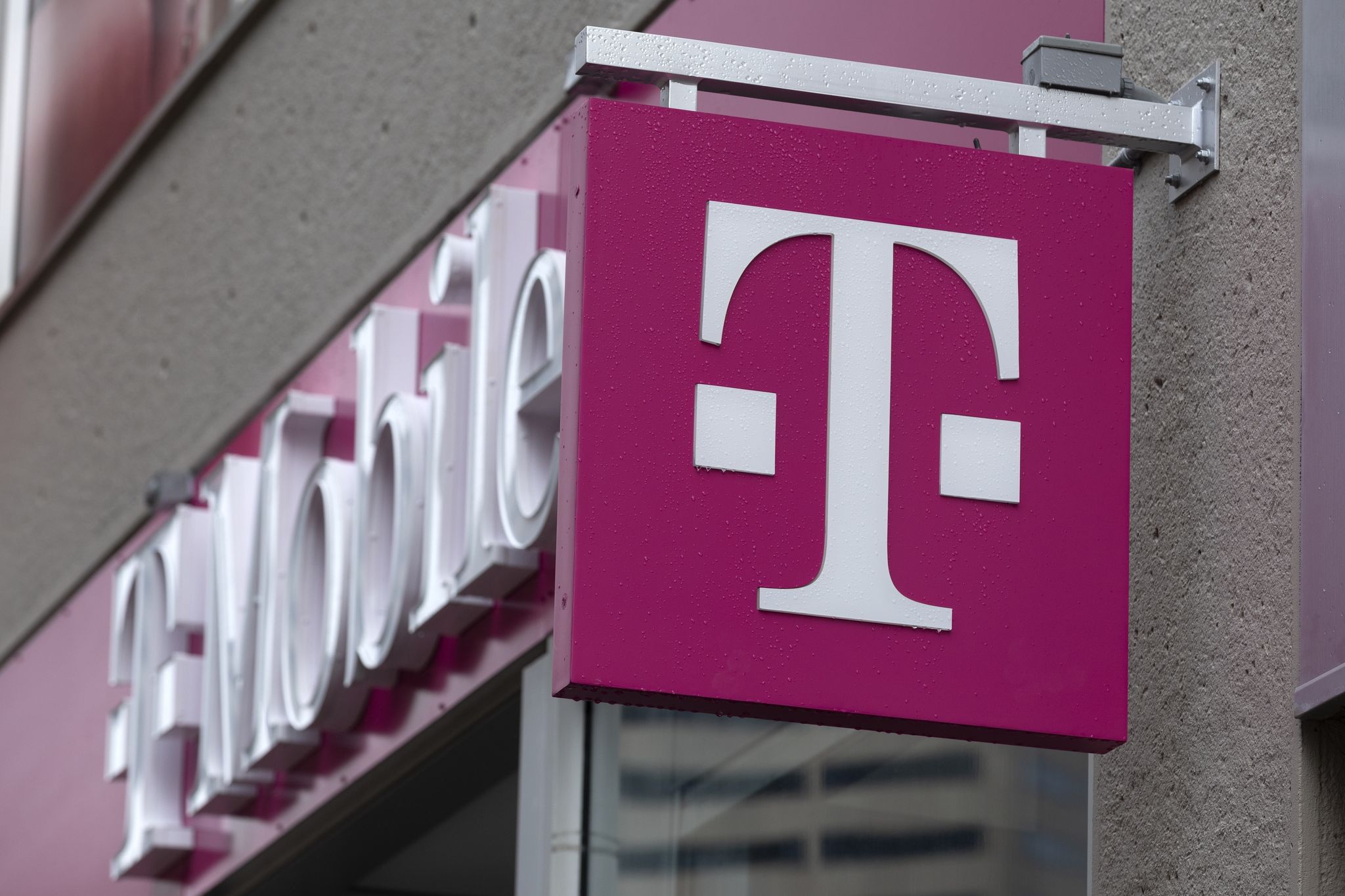 T-Mobile price increases draw political attention