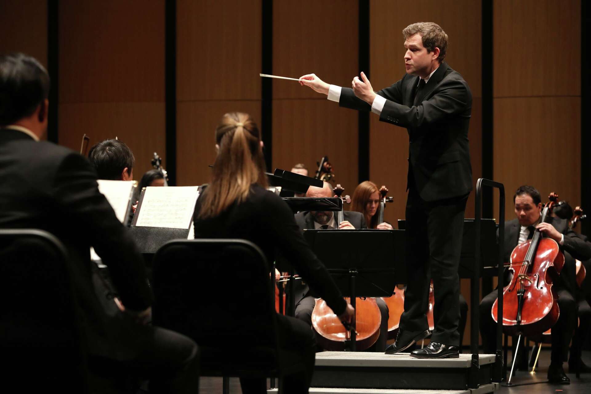 Dallas Chamber Symphony launches violin contest