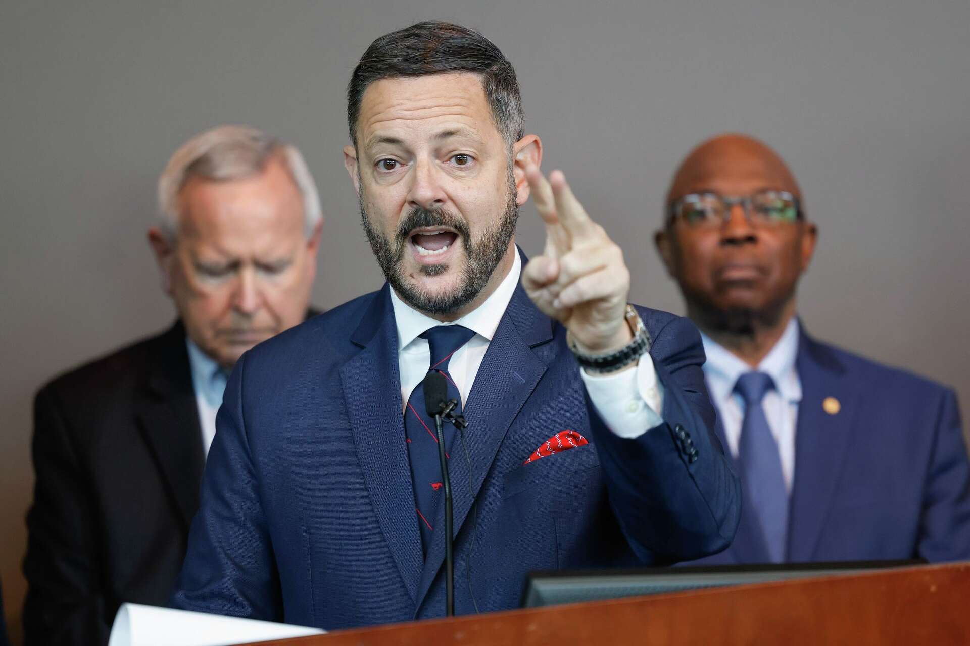 Ankle monitor bills filed in response to Dallas hospital slayings