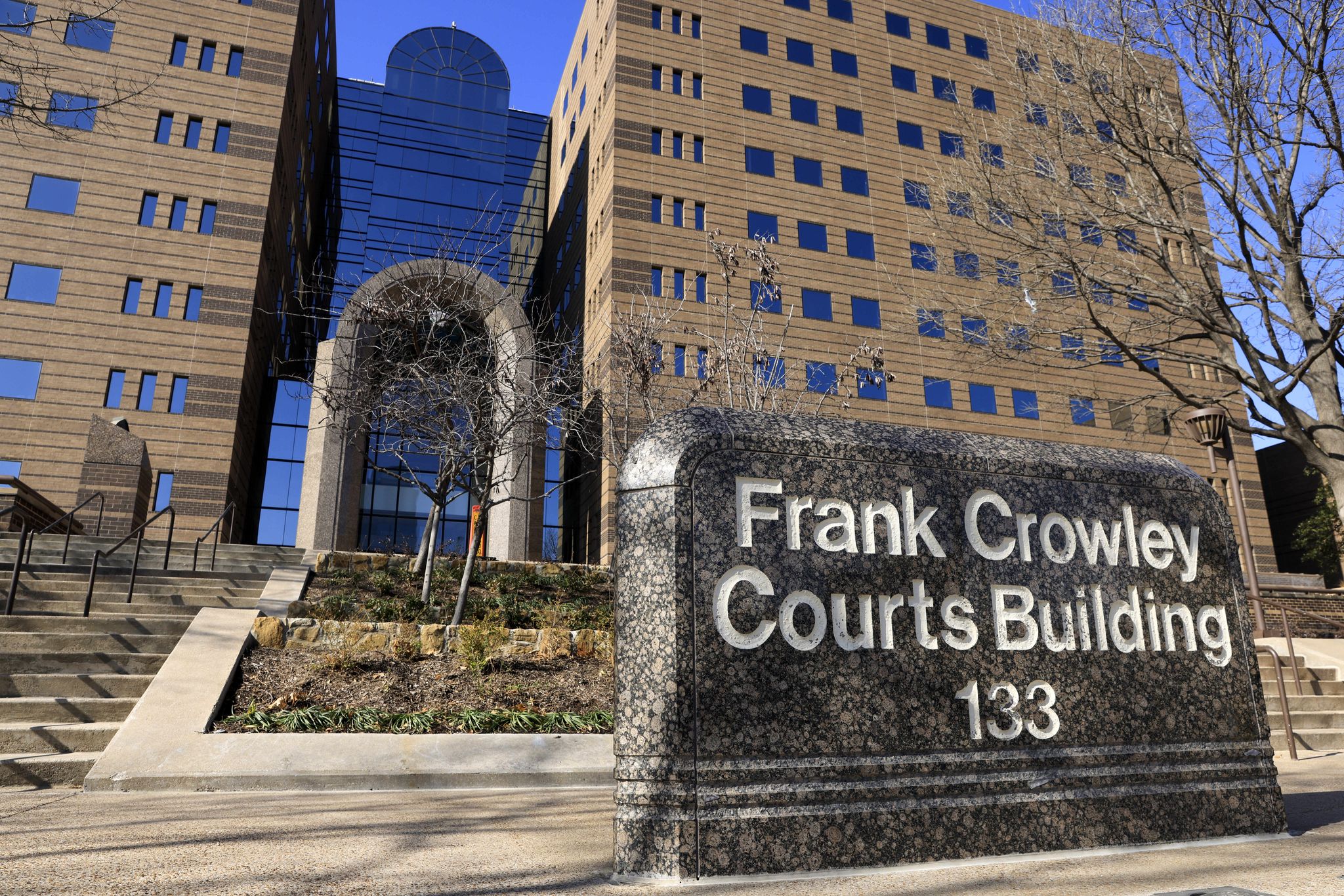 Mistrial declared in capital murder case after Dallas police failed to ...