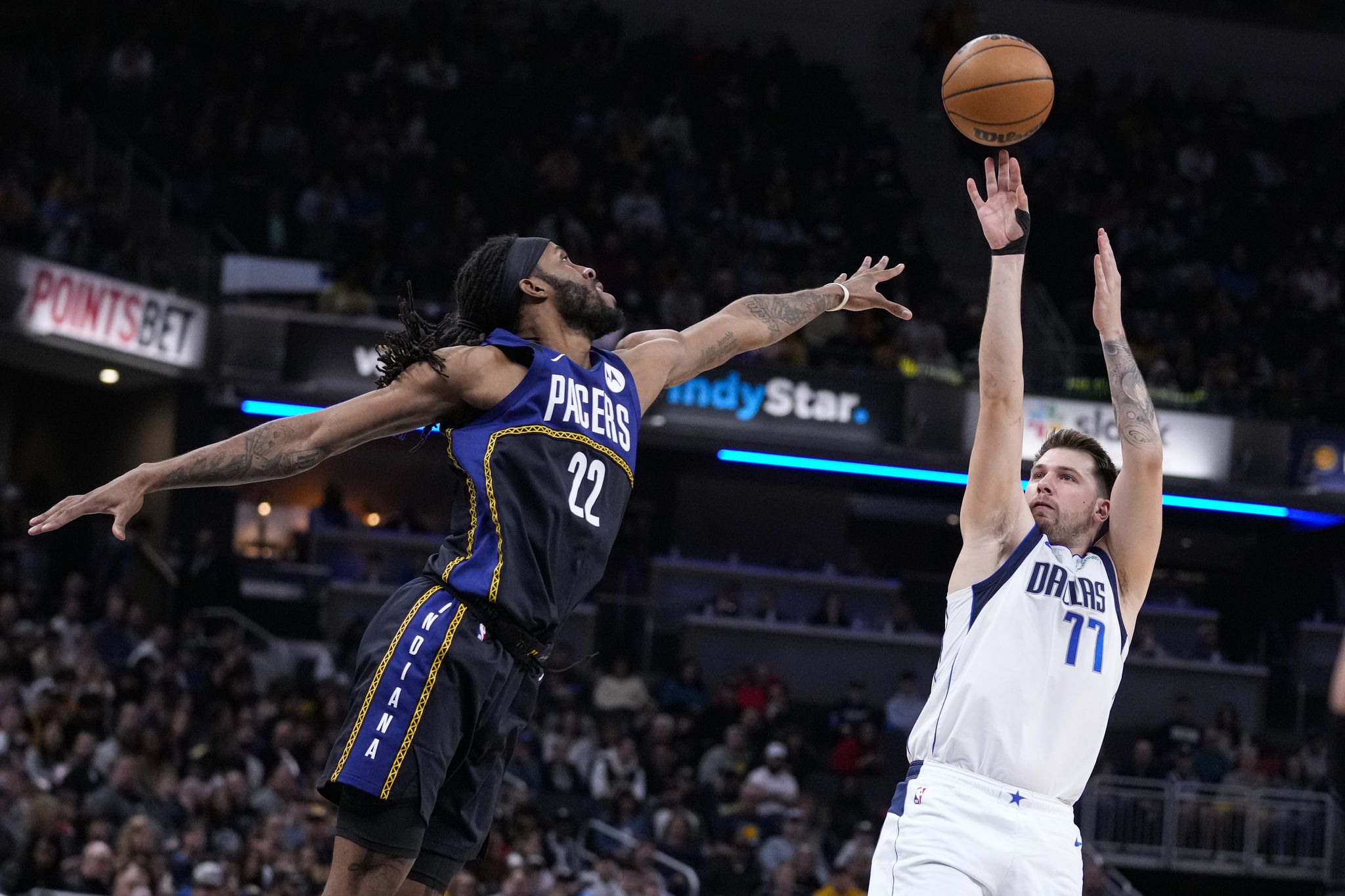 Mavs' Luka Doncic, Kyrie Irving pause cold spell in win vs. Pacers