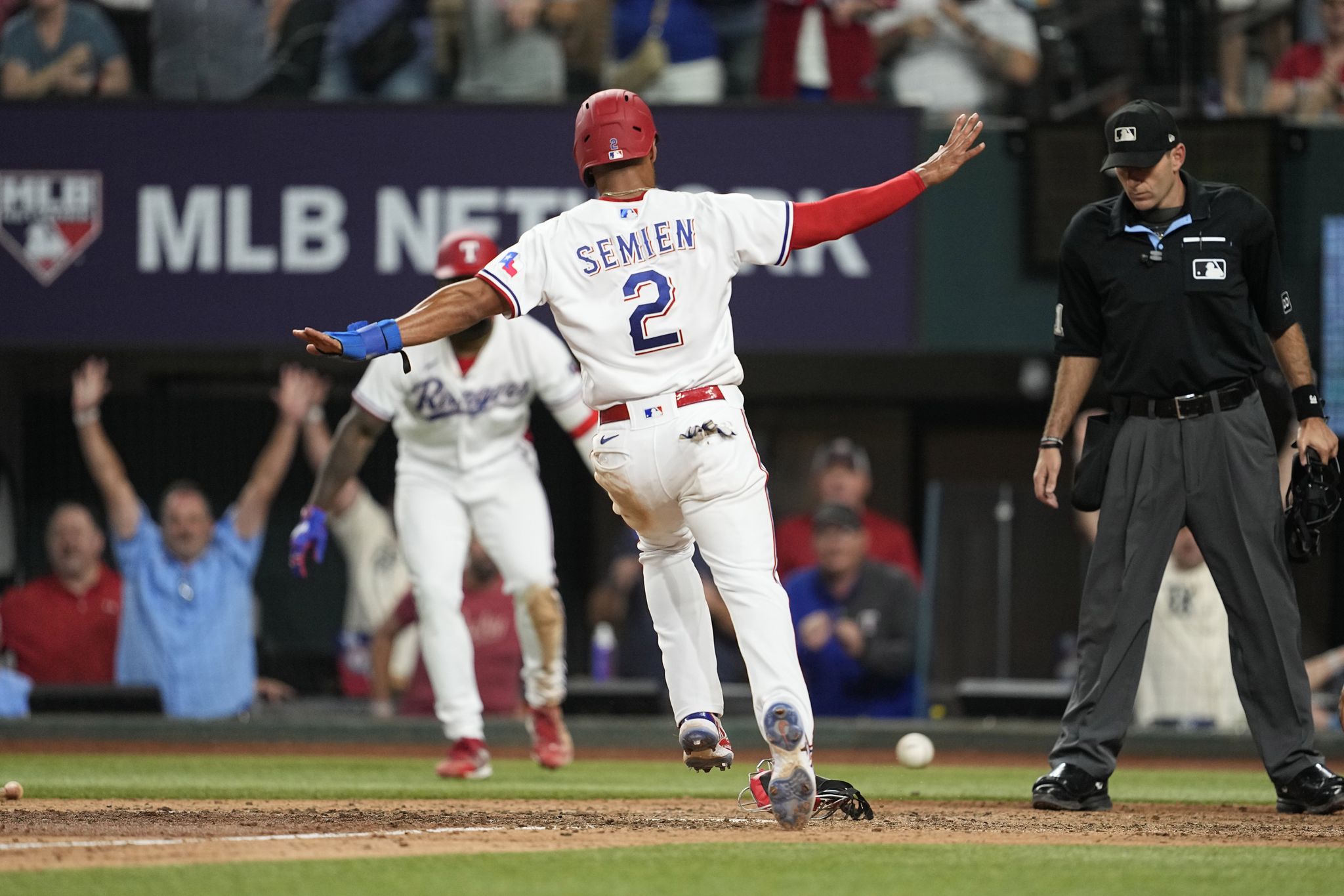 Marcus Semien is inspiring Rangers, front office with his hustle
