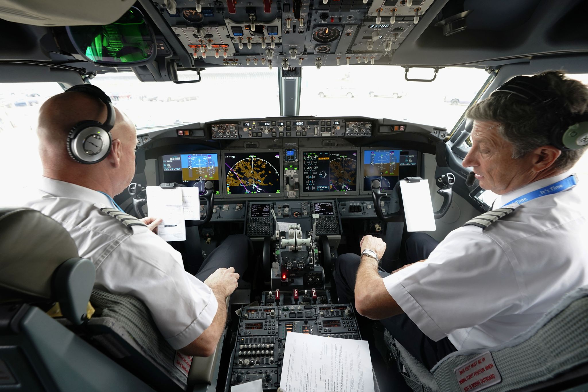 Well Rested Pilots American Airlines halts training for new pilots for the rest of 2024