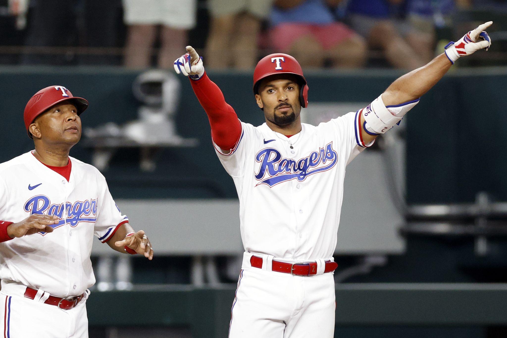 Marcus Semien now tied for second-longest hit streak in Rangers history