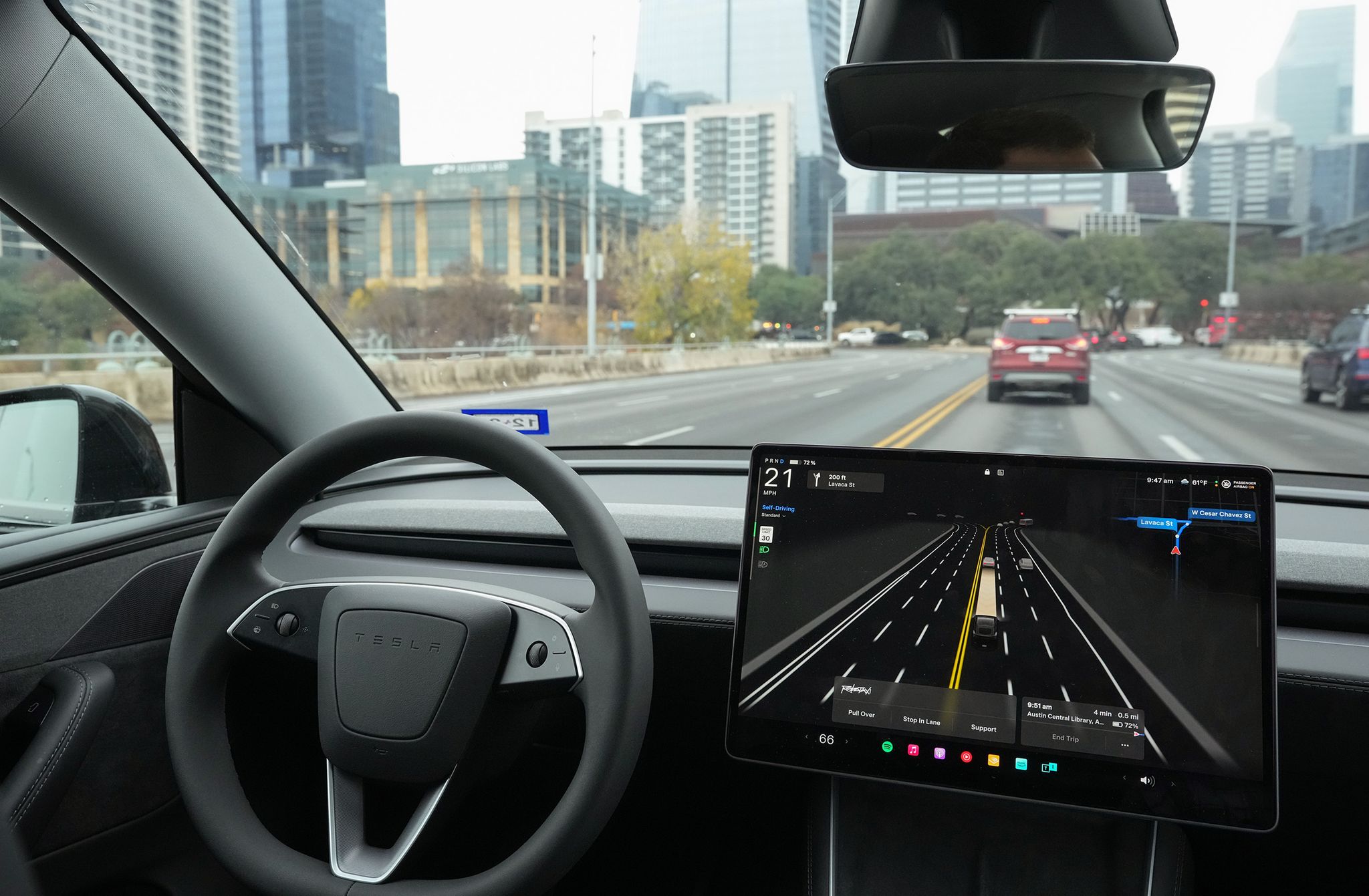 What are the differences between Tesla, Waymo robotaxis?