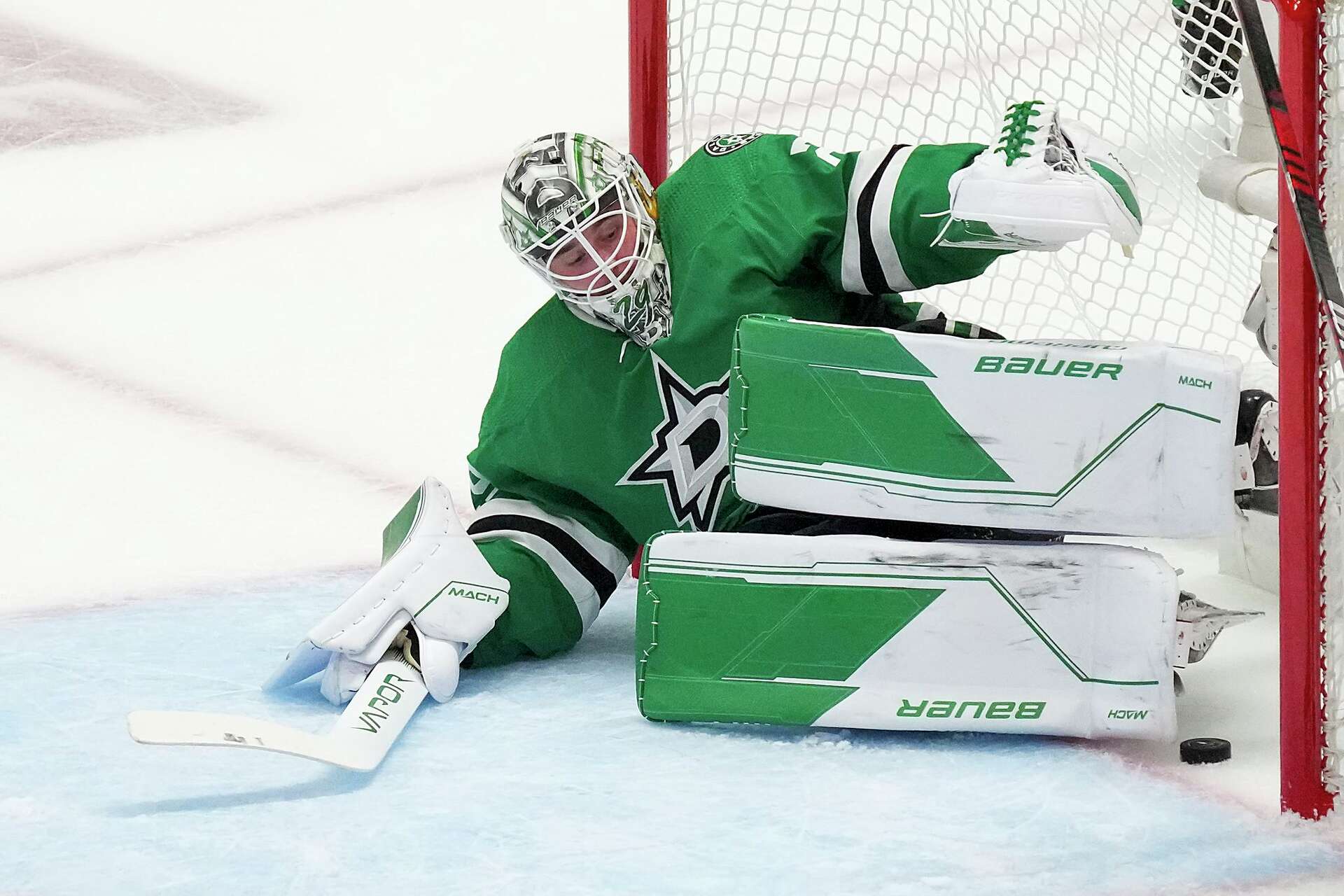 Isolation, mental toll challenging for Stars goalie Jake Oettinger
