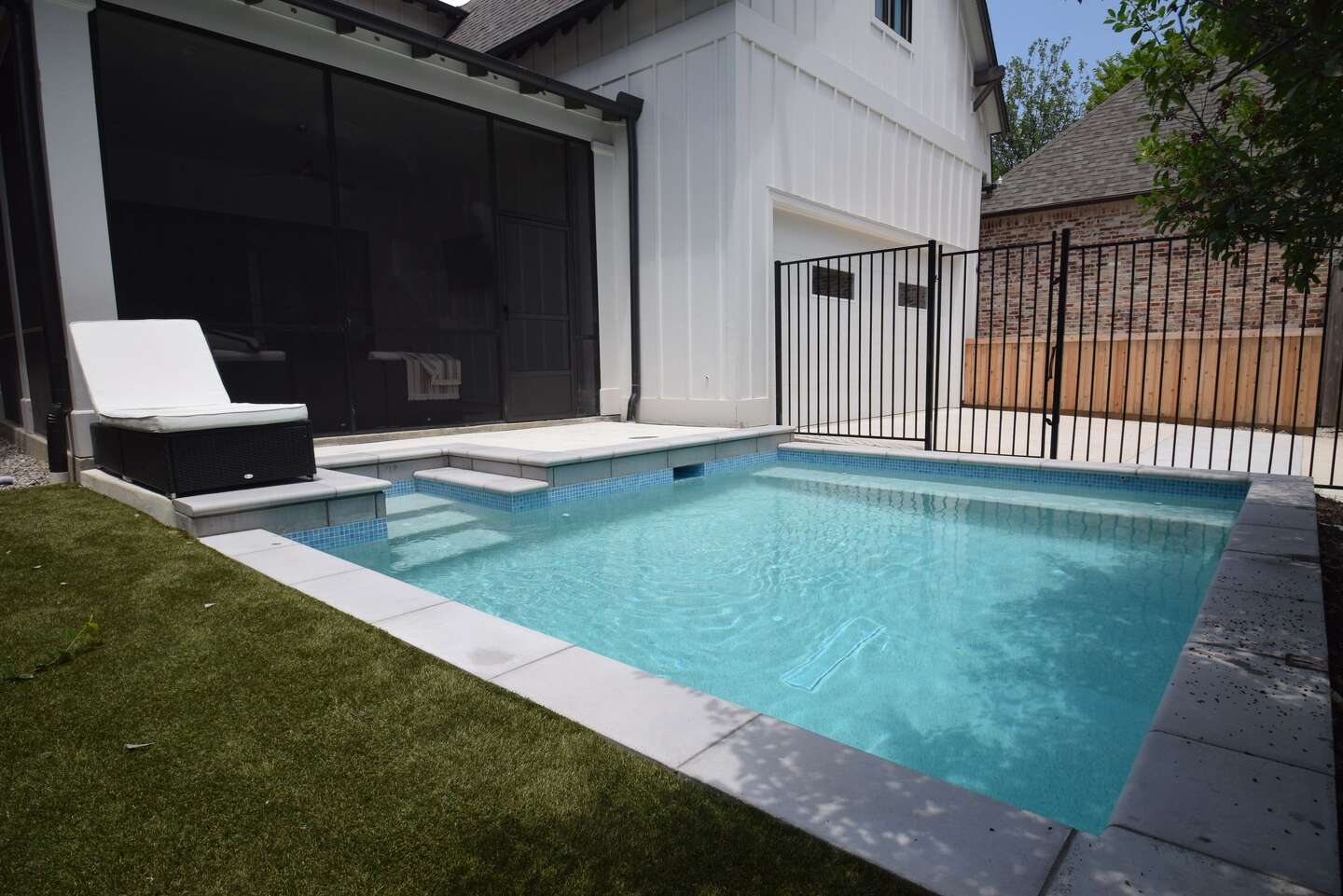 Smaller 'cocktail' and 'plunge' pools make a splash in D-FW backyards