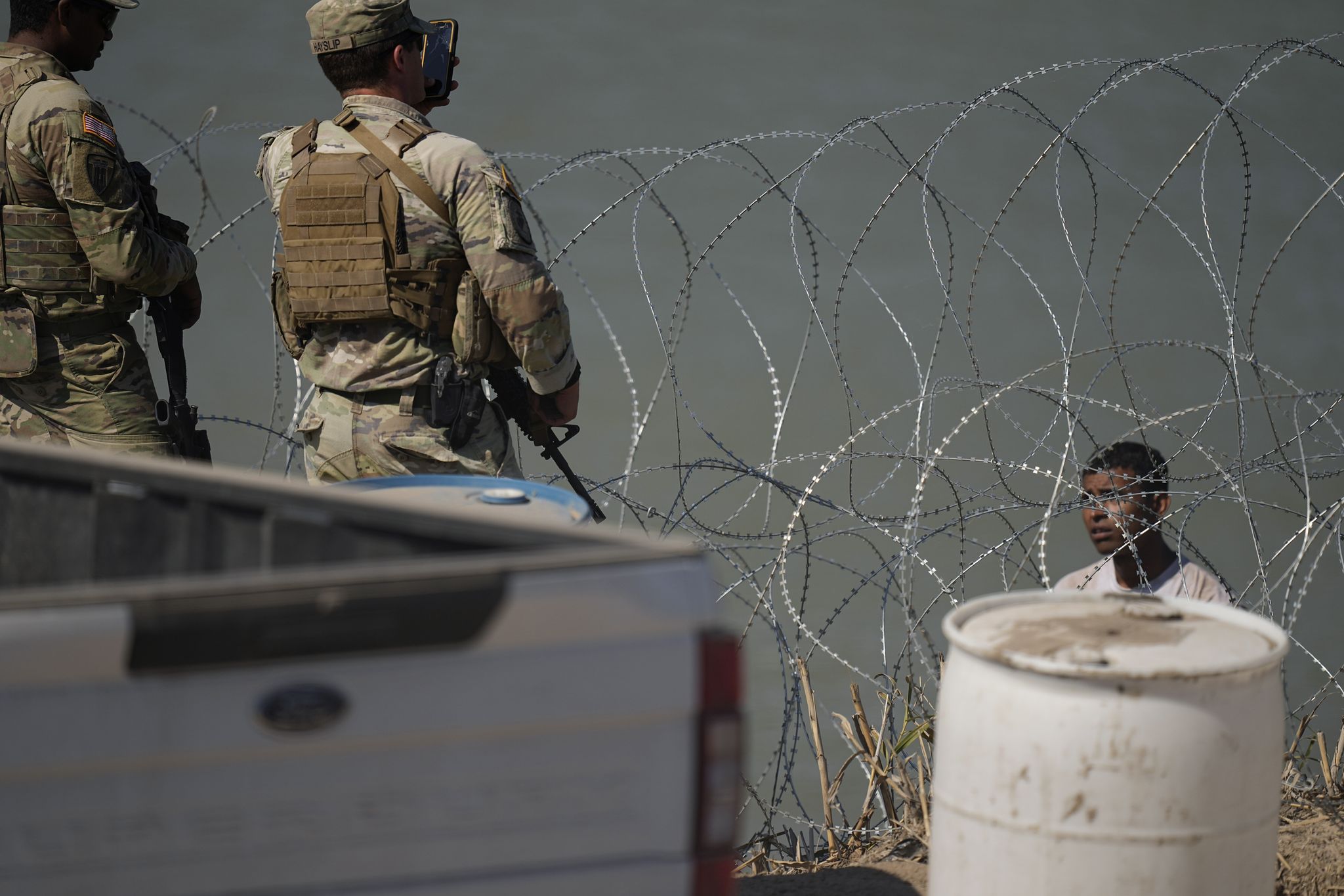 Texas' border razor wire condemned by White House, Ted Cruz rivals