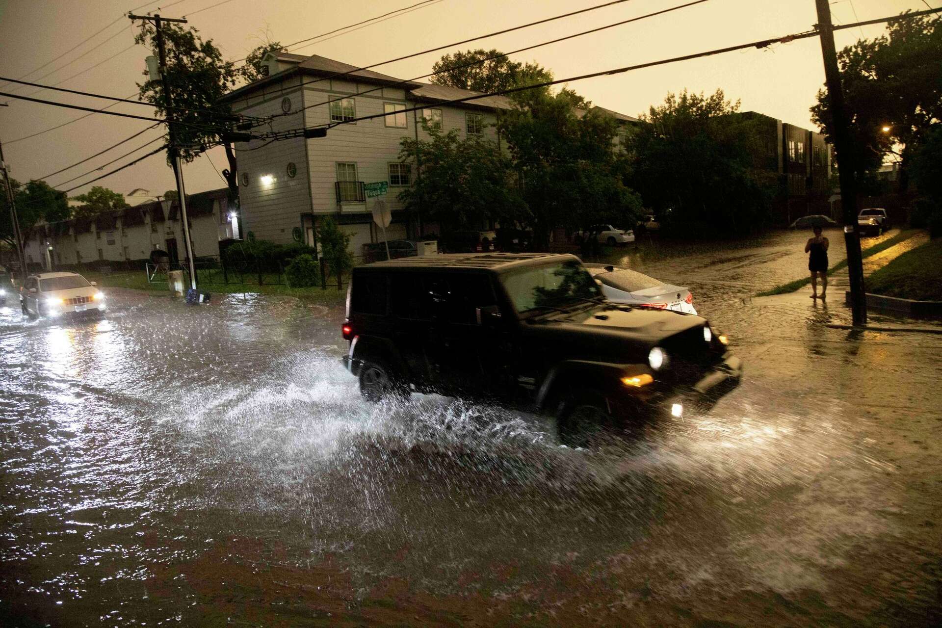 Thousands of North Texans without power Sunday after thunderstorms