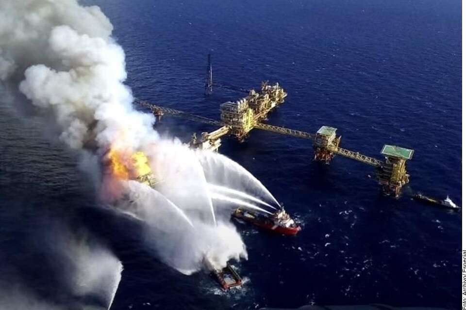 Derrame de petroleo en el Golfo de México, frente a Campeche; Pemex ...