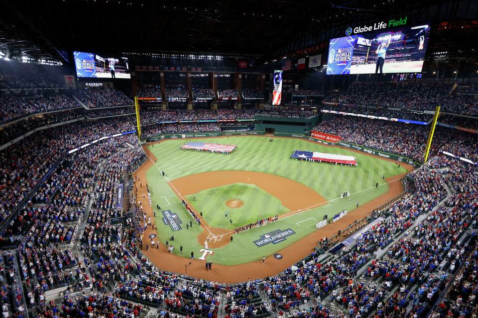 Texas Rangers Reporters Meet new Texas Rangers dugout reporter Laura Stickells