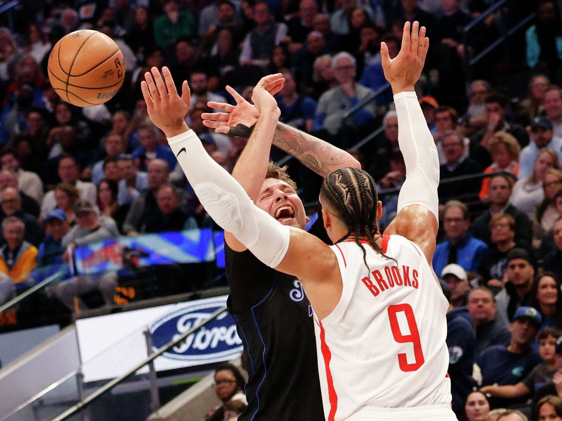 Mavericks' Luka Doncic fined for flopping vs. Rockets