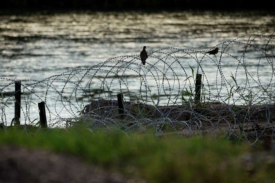 Texas DPS cut razor wire that Abbott says is illegal to damage