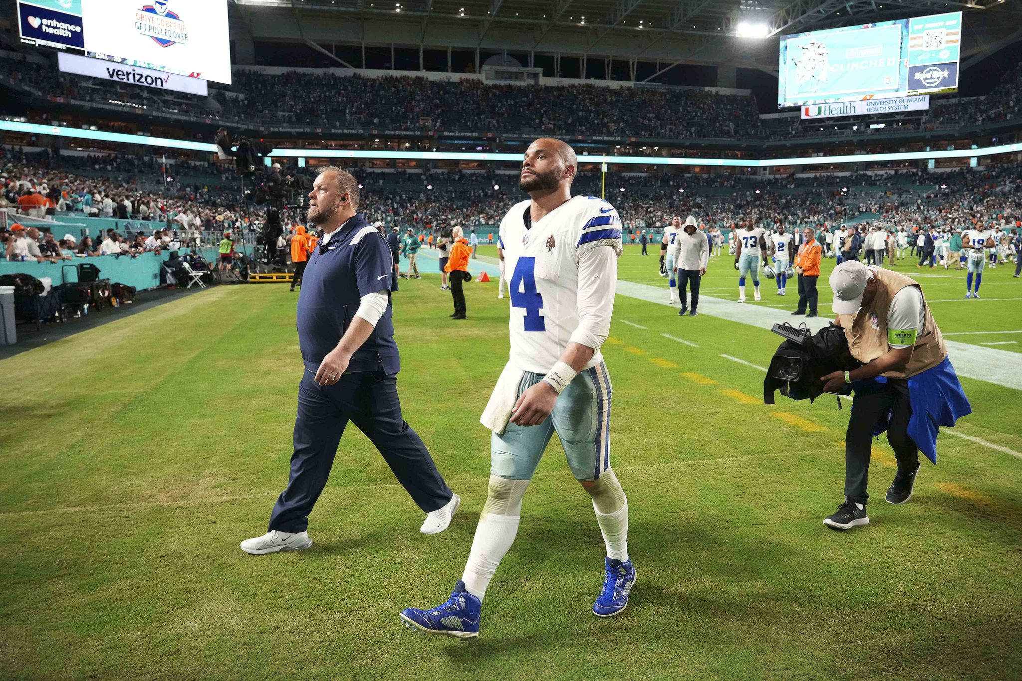 Cowboys' loss in Miami doesn't build confidence, sets up long playoff wait
