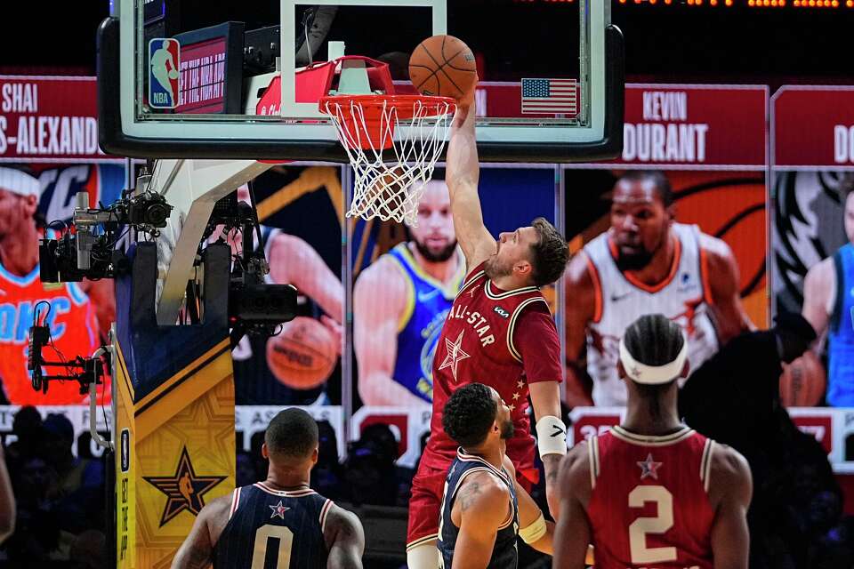 Mavs' Luka Doncic follows up All-Star Game dunk with miss at the rim