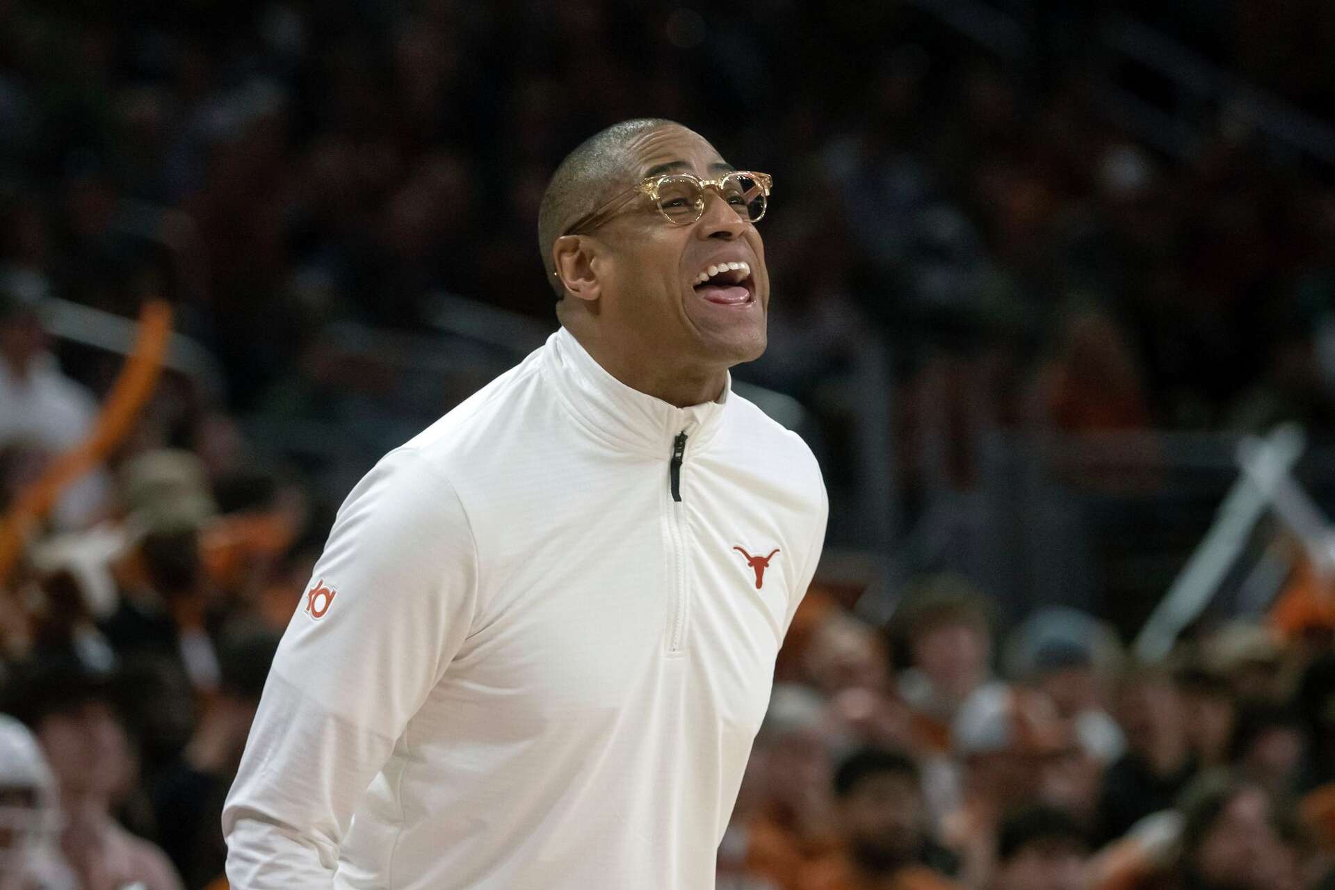 Texas coach Rodney Terry apologizes for criticizing UCF players