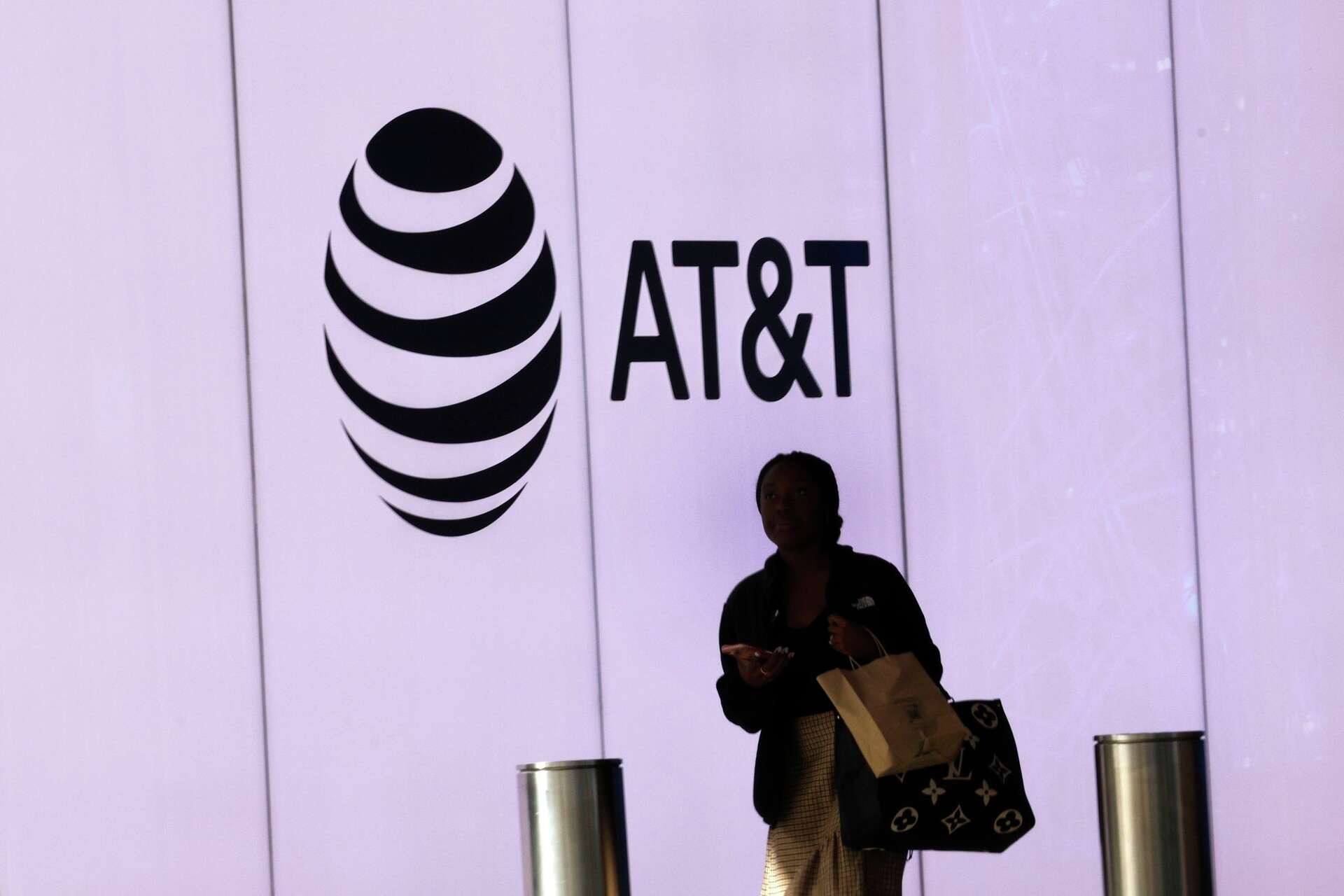 What to know about AT&T cellular network outages