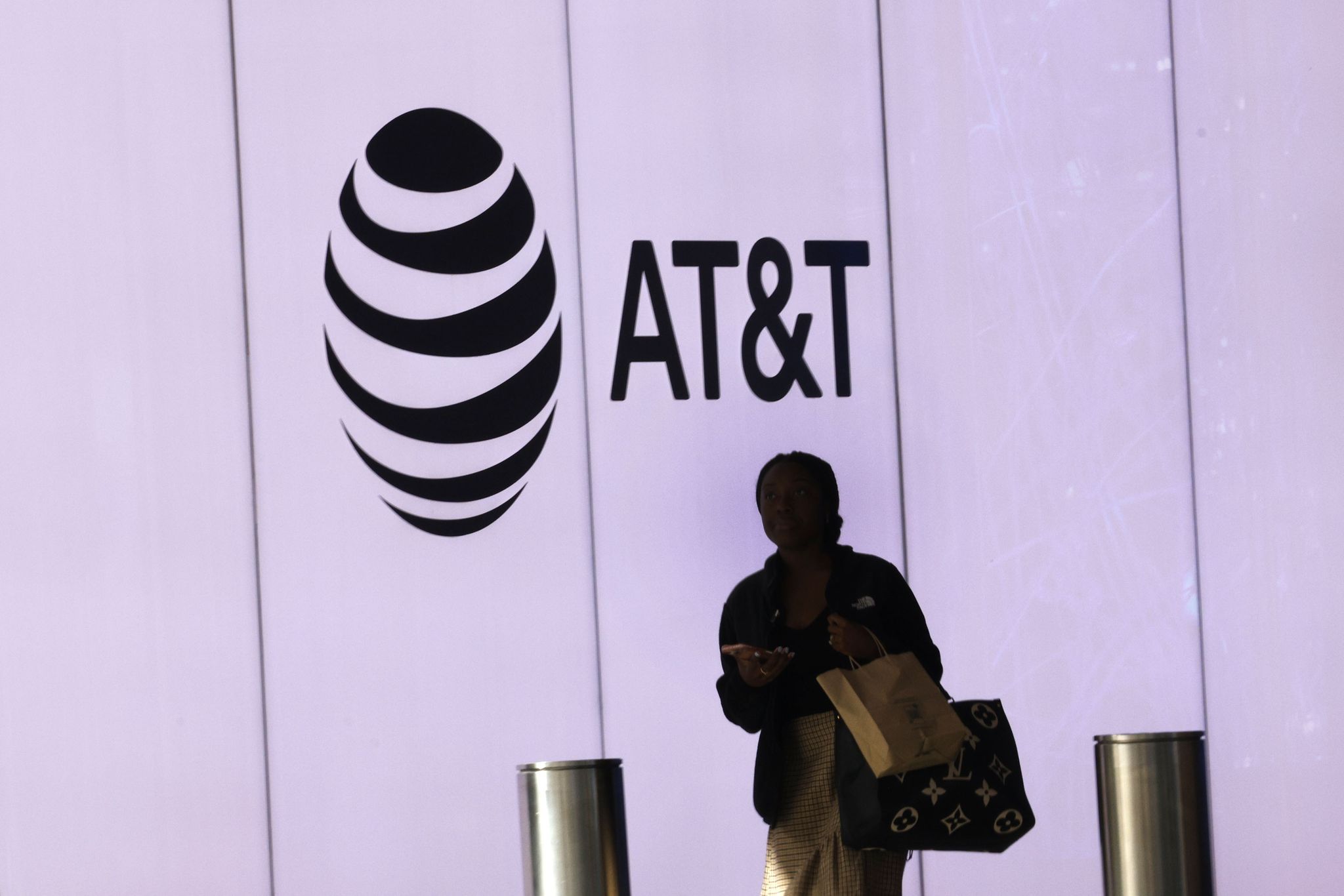 What to know about AT&T cellular network outages
