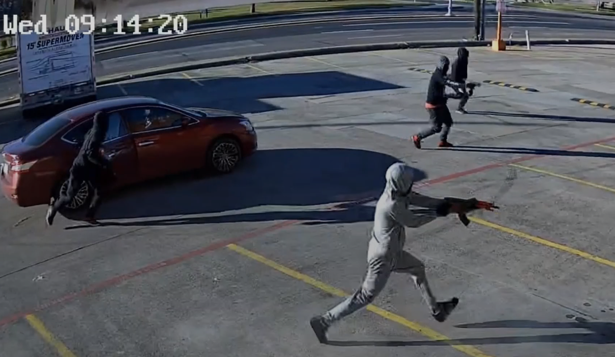 Dallas police search for suspects in deadly shopping center shooting
