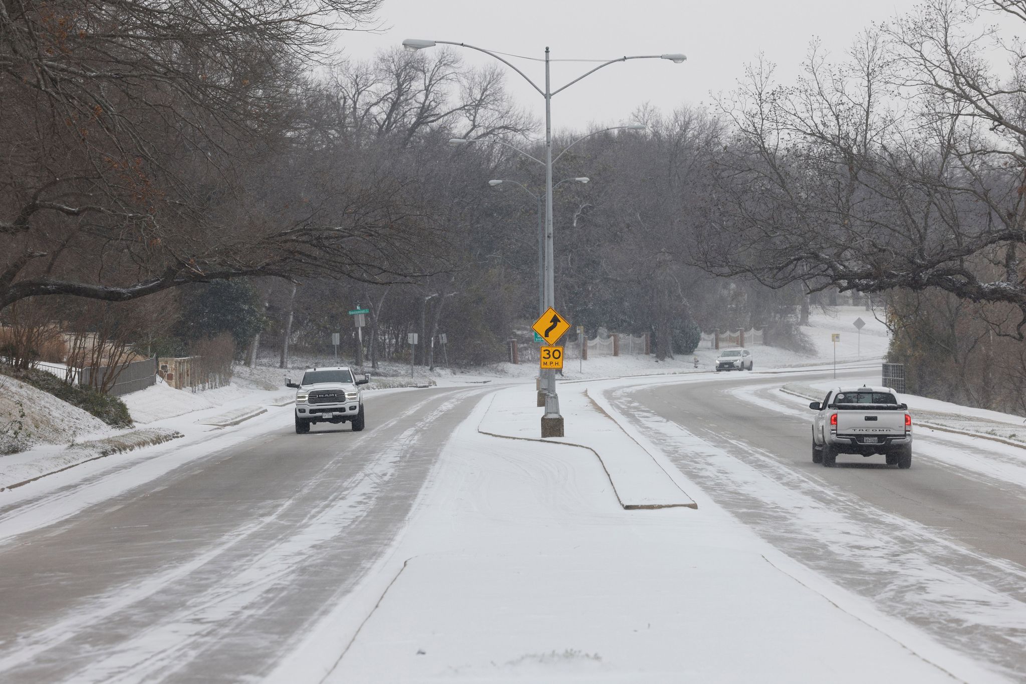 What schools are closed in North TX because of winter weather?