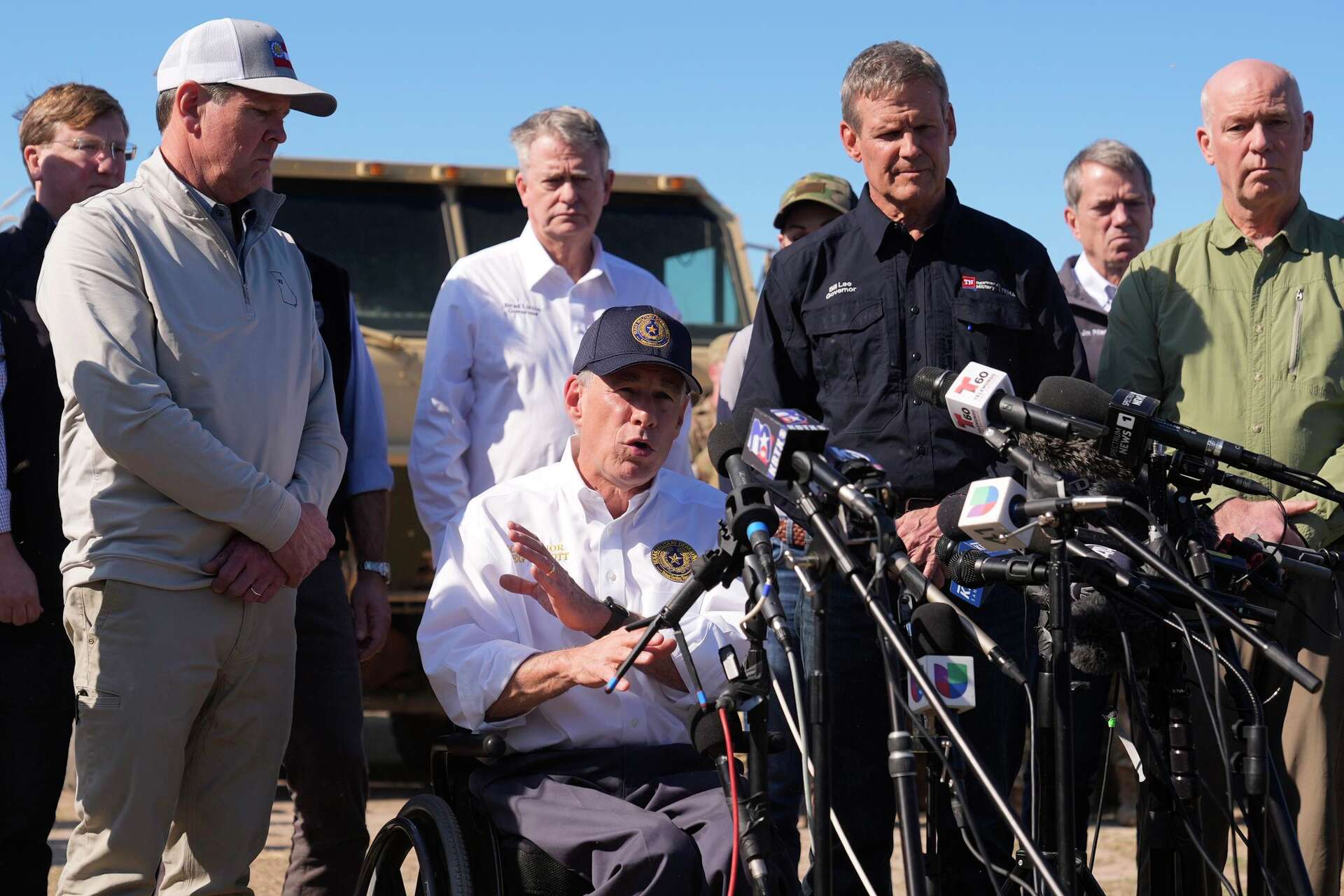 Abbott, other GOP governors defiant at Texas border