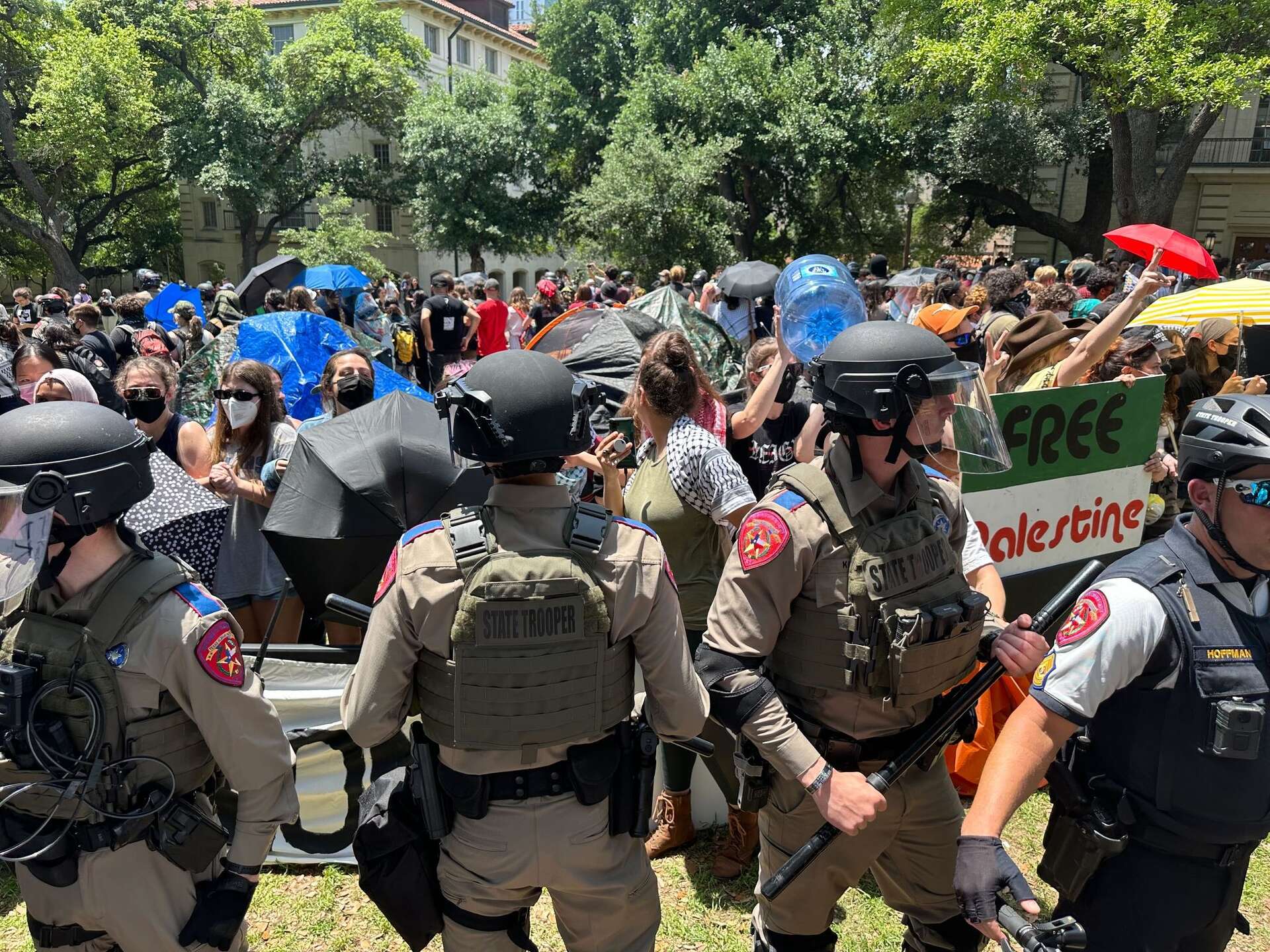 Ut Austin Riots UT campus police arrest dozens of pro-Palestinian protesters after ...