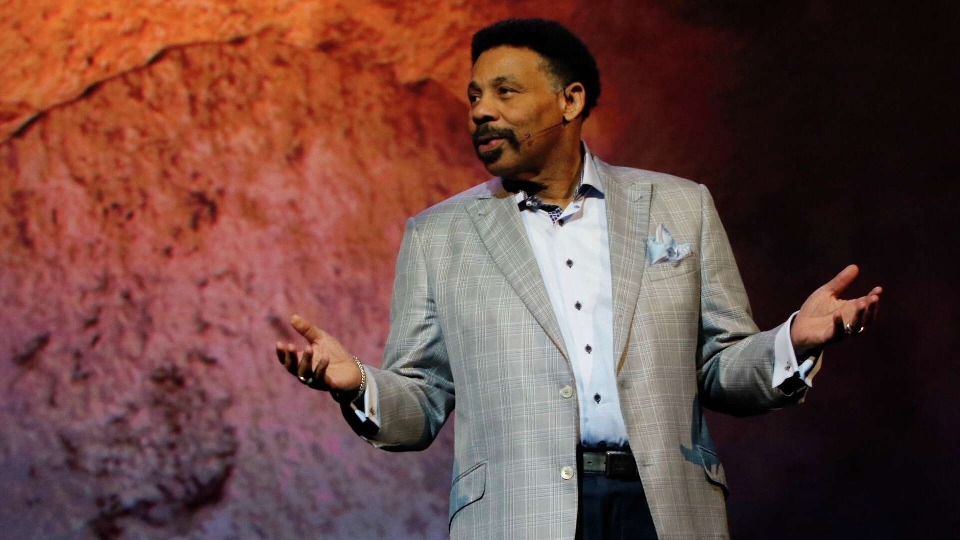 Oak Cliff Bible Fellowship Church members say pastor's move a 'sign of spiritual maturity'