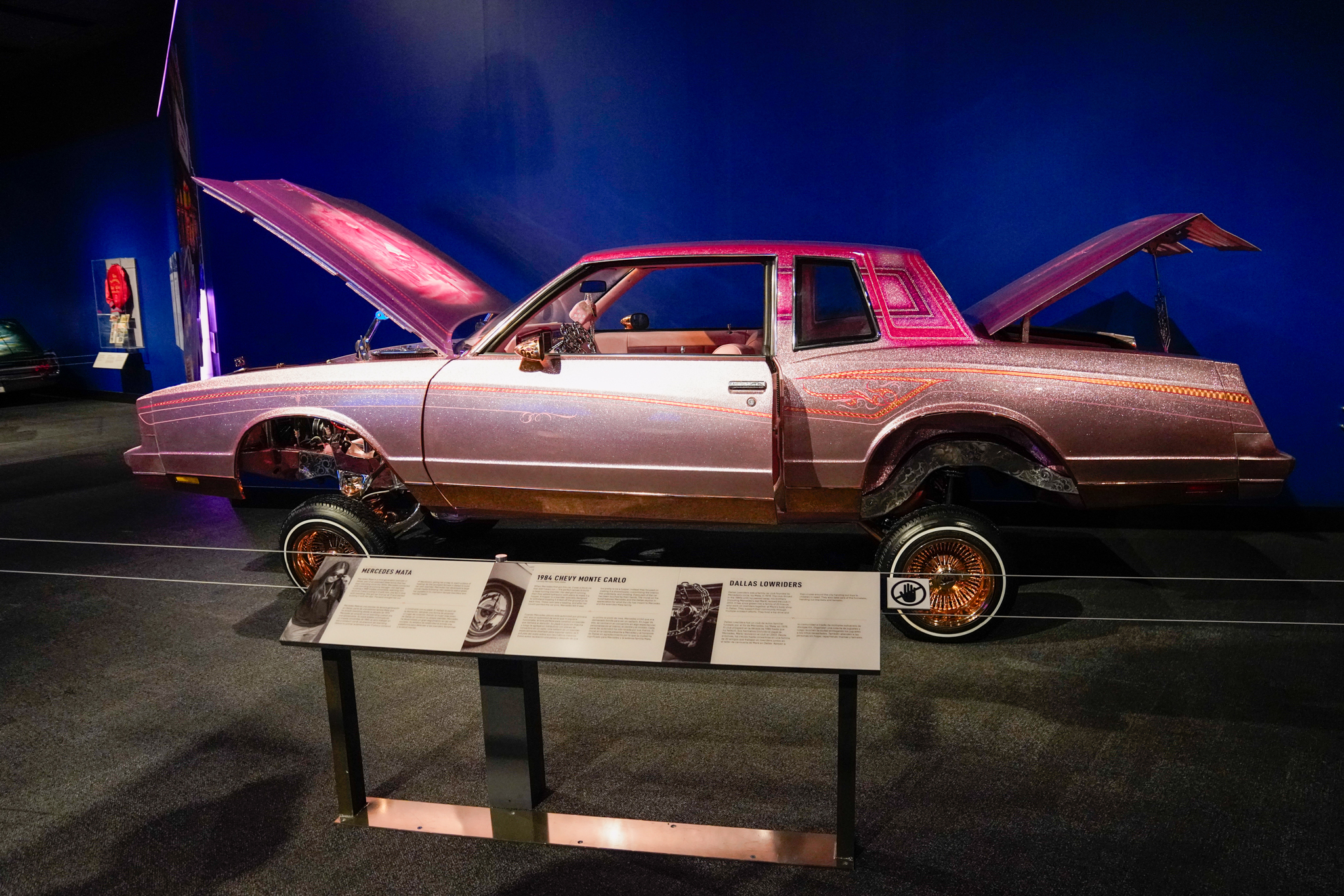 A closer look at the pink, sparkly Dallas Lowrider La Mera Mera