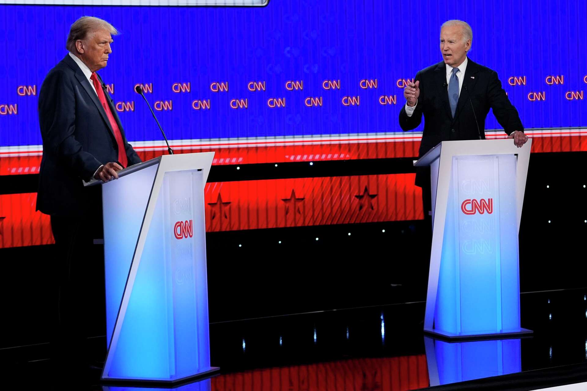 A halting Biden tries to confront Trump at debate but sparks Democratic ...