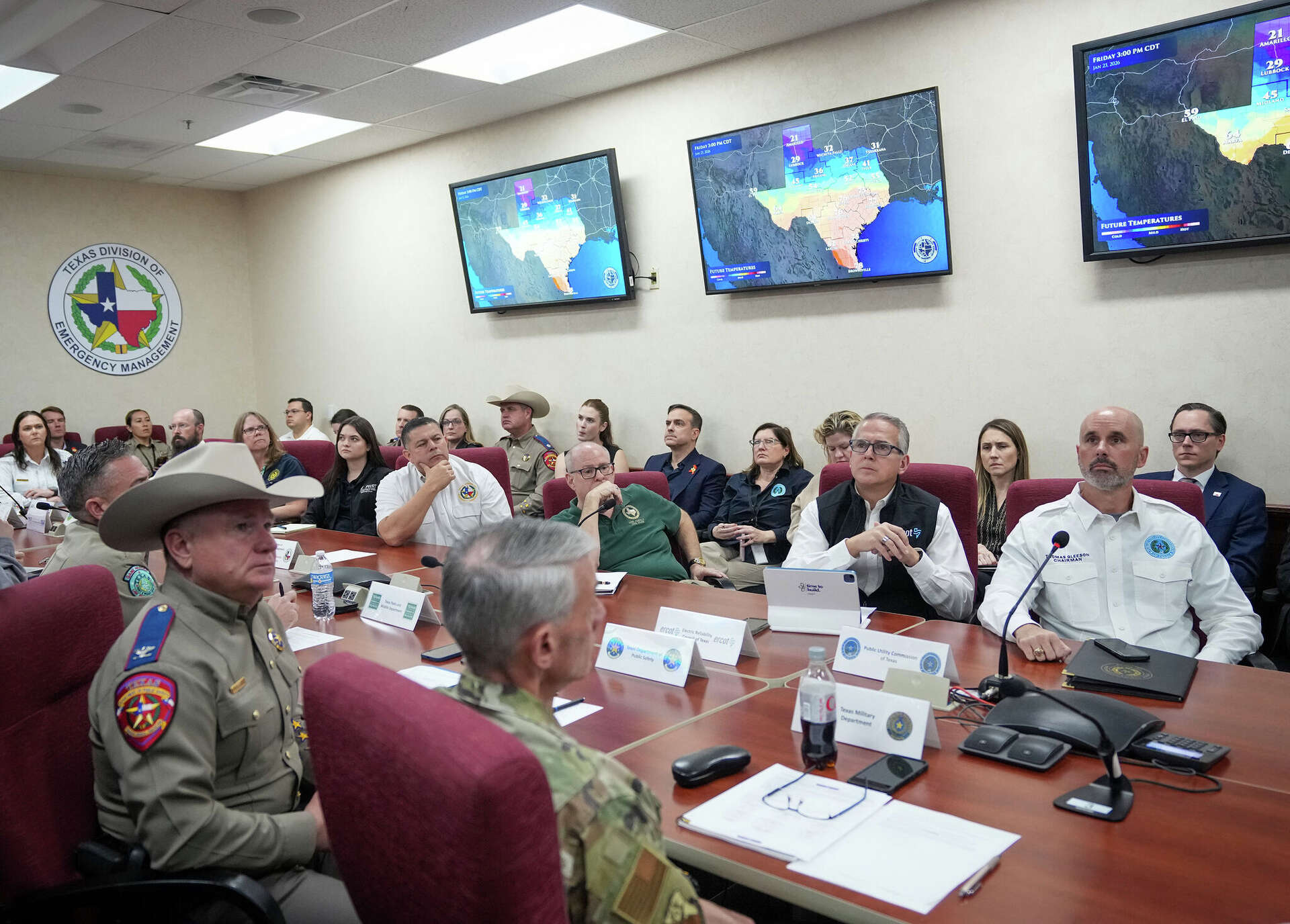 Abbott declares disaster as Texas braces for winter storm