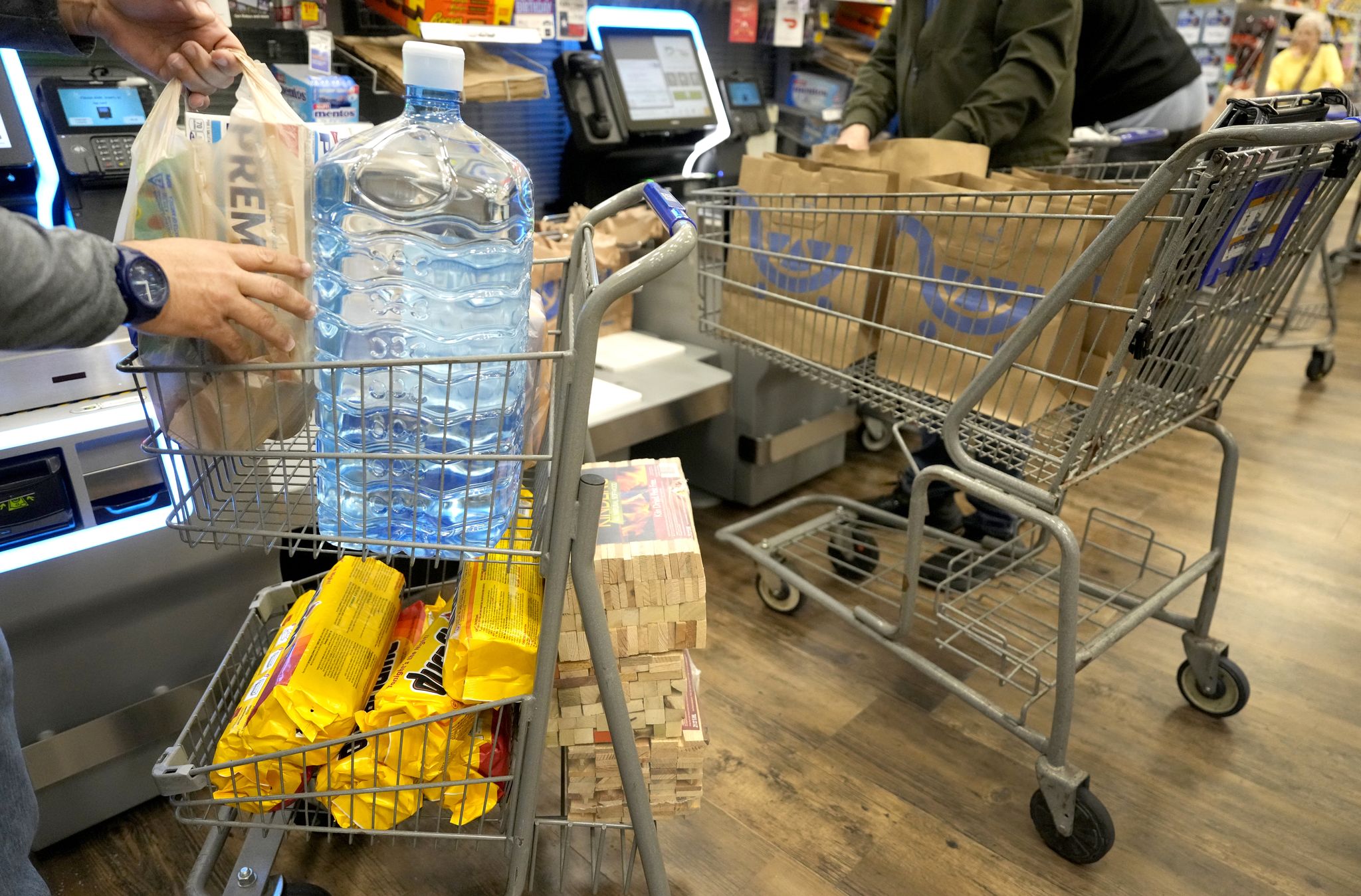 https://s.hdnux.com/photos/01/57/13/33/29144775/3/rawImage.jpg