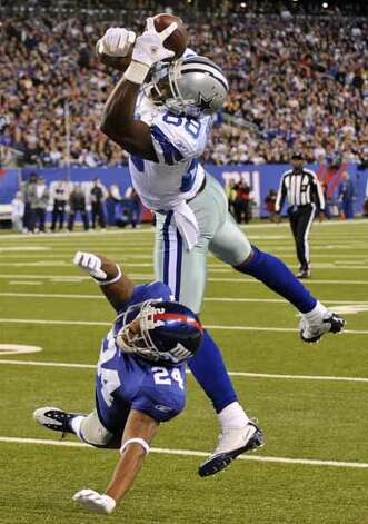 Dallas Cowboys Wide Receiver Dez Bryant 88 Catches A Pass 455478 Newstimes