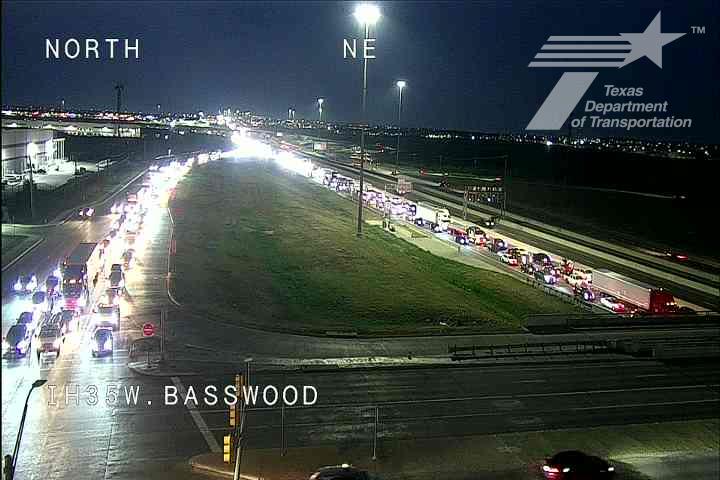 Police chase stops traffic at Loop 820, I-35W interchange